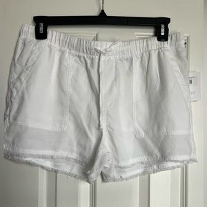 NWT Bella Dahl Frayed Tencel Pocket Short in White size L